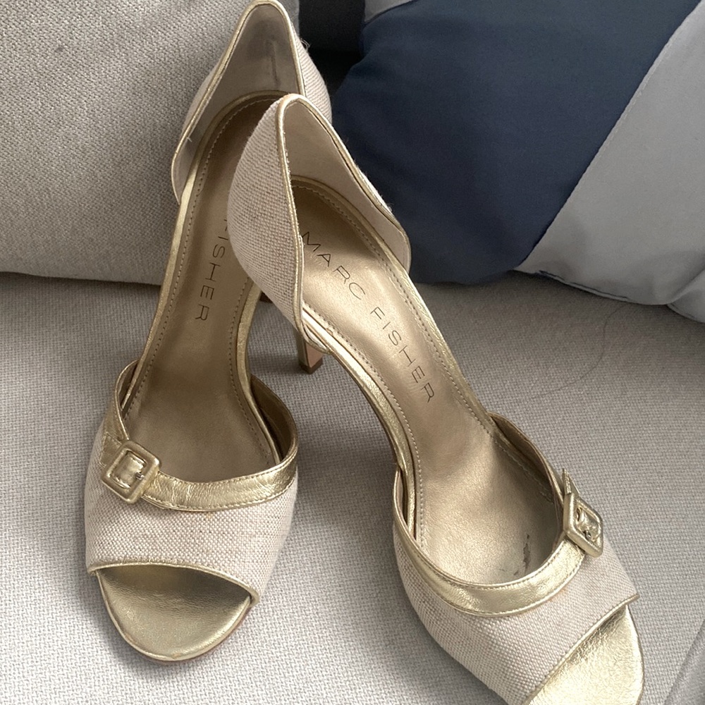 Beige/gold trim heels